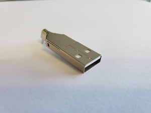 Conector tipo USB A con terminal